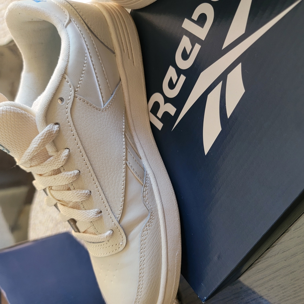 Reebok Cream Sneakers - Picture 9 of 9